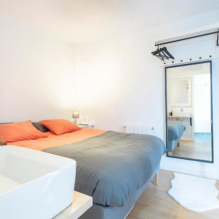 Independent Room Close To Ifema Y Aeropuertob マドリード エクステリア 写真